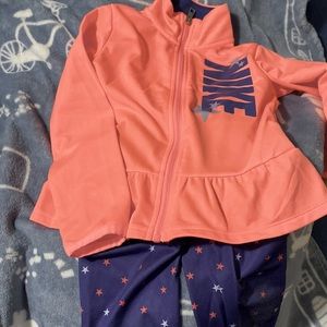 *Sold on OfferUp* Girls Nike Jacket & Leggings set 6/M